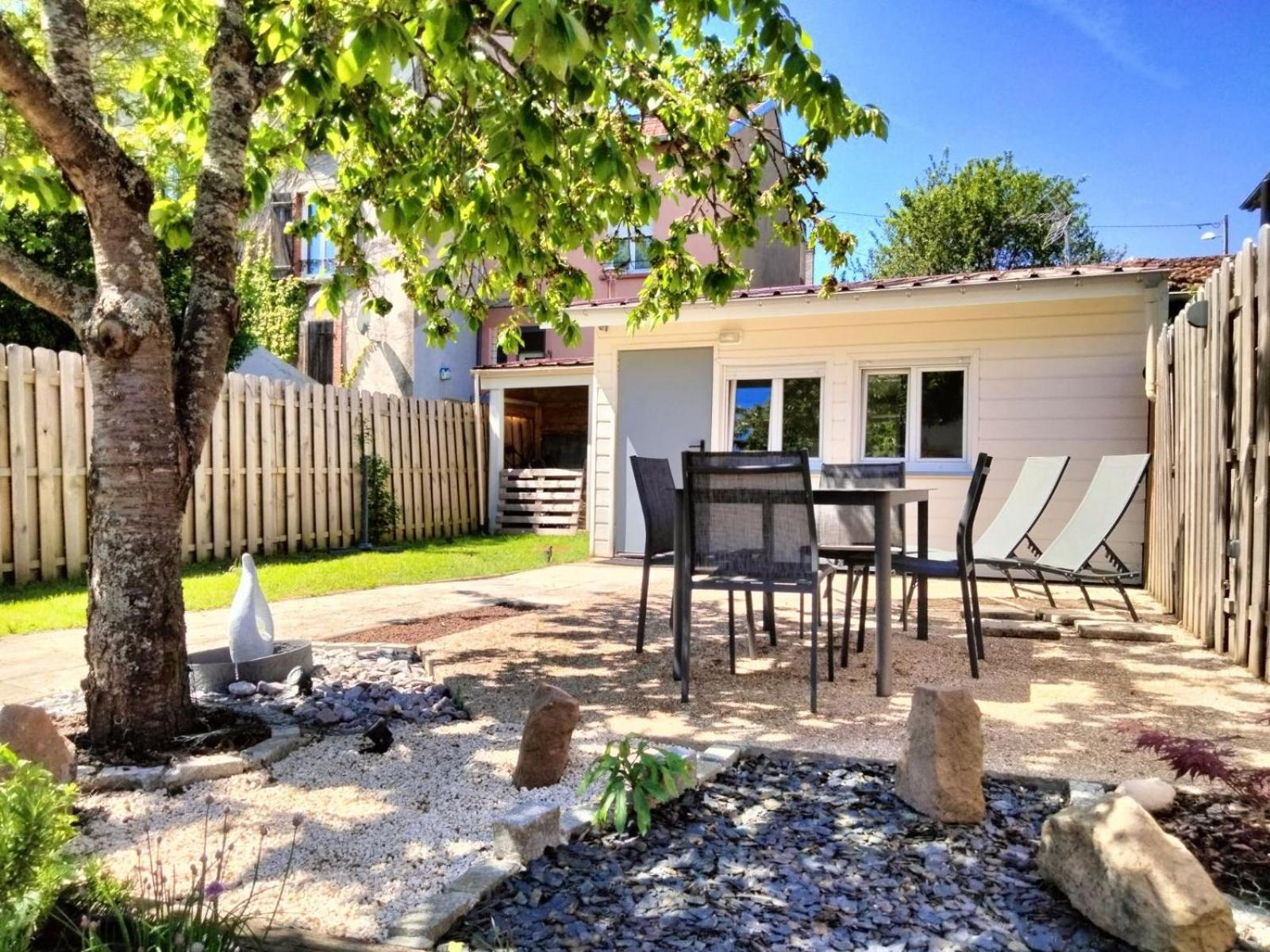 A L'Ombre Du Lilas Épinal Extérieur photo